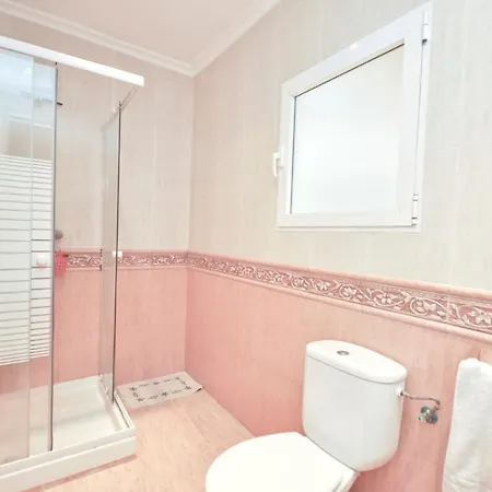 With 3 Bedrooms In With Wonderful City View Furnished Balcony And Wifi Apartmán Torrevieja