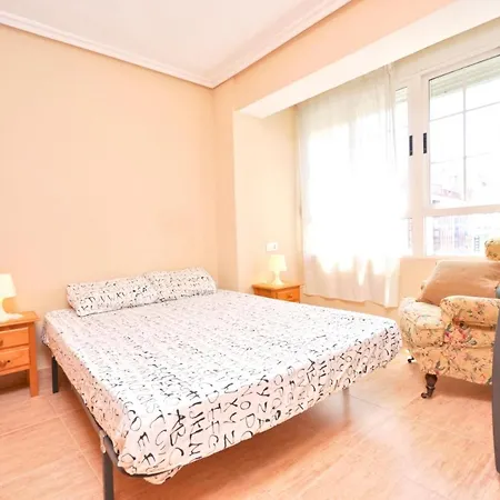 With 3 Bedrooms In With Wonderful City View Furnished Balcony And Wifi Apartmán