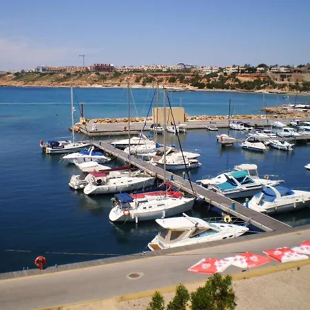 With 3 Bedrooms In With Wonderful City View Furnished Balcony And Wifi Apartmán *